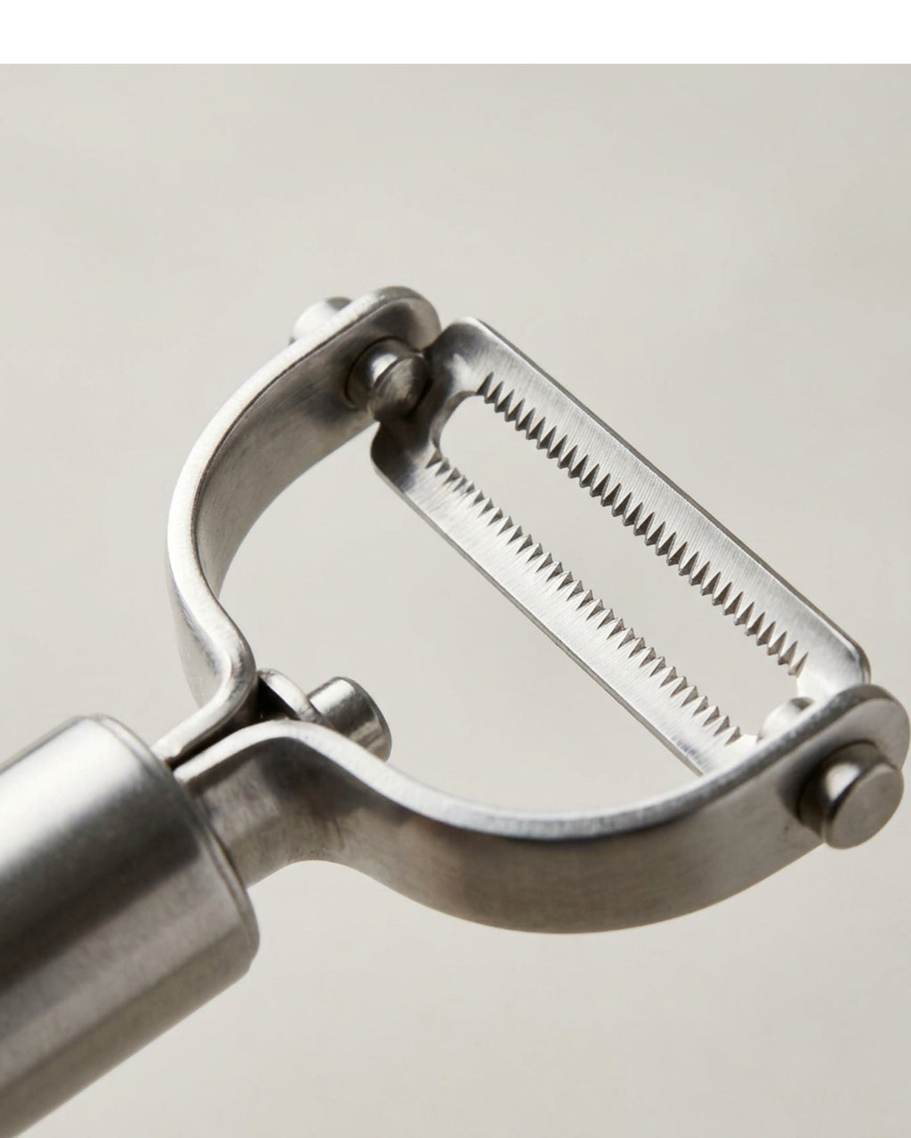 Stainless Steel Serrated Peeler for Soft-Skin Produce