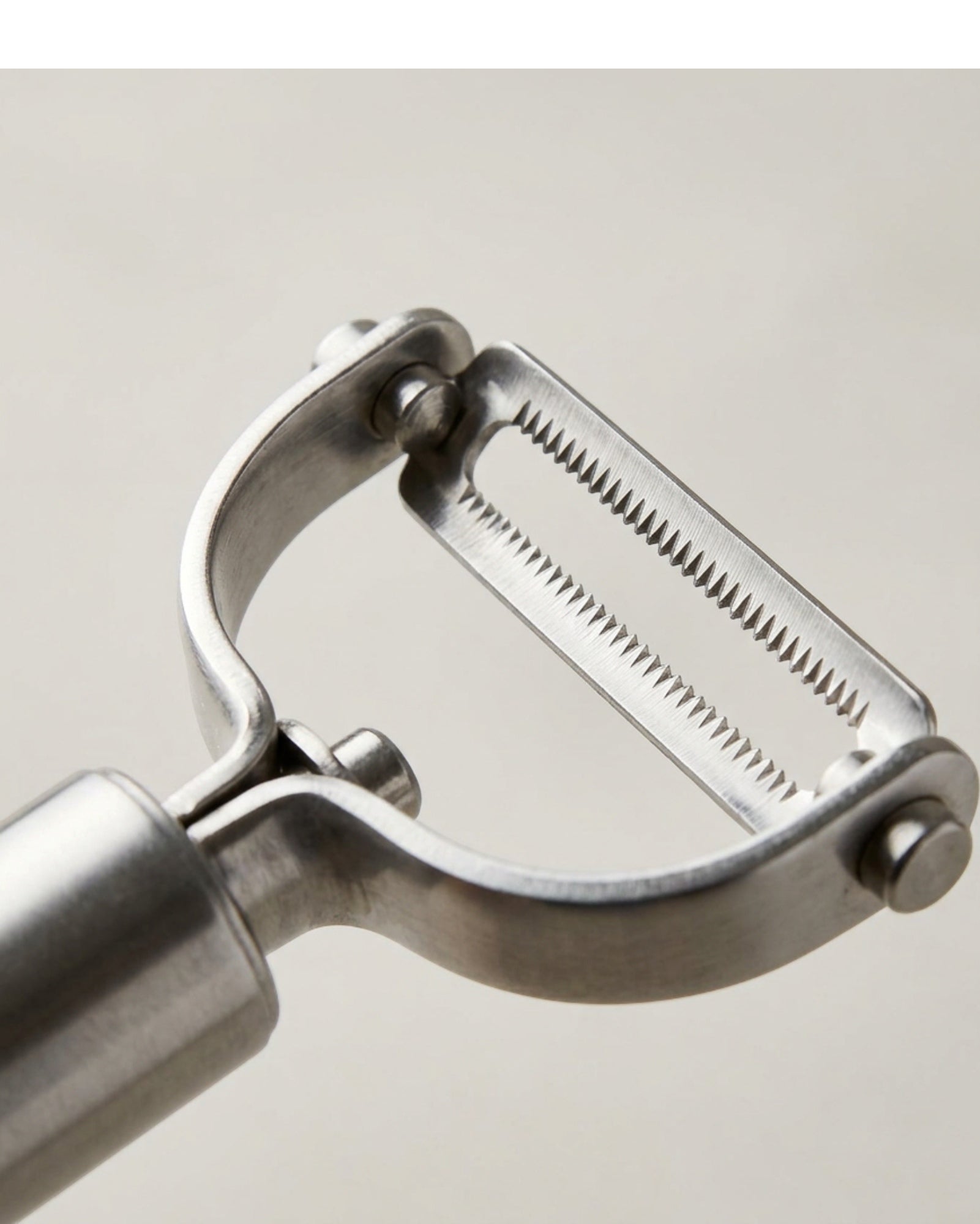 Stainless Steel Serrated Peeler for Soft-Skin Produce